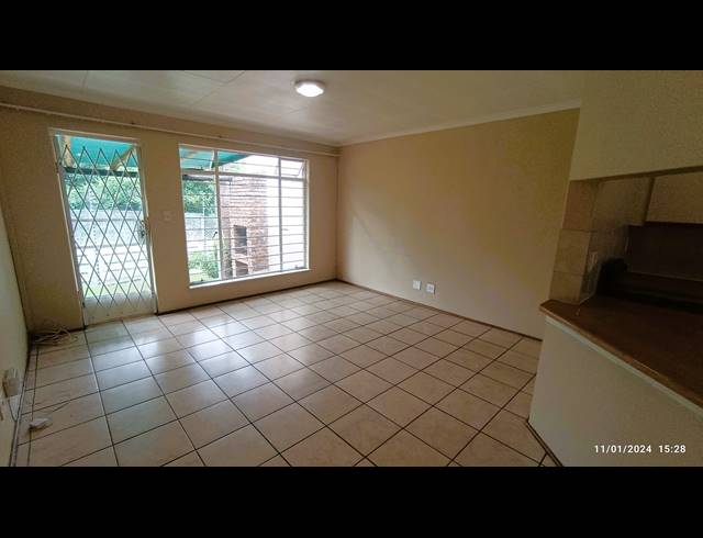 2 BEDROOM TOWNHOUSE FOR SALE IN SONNEGLANS